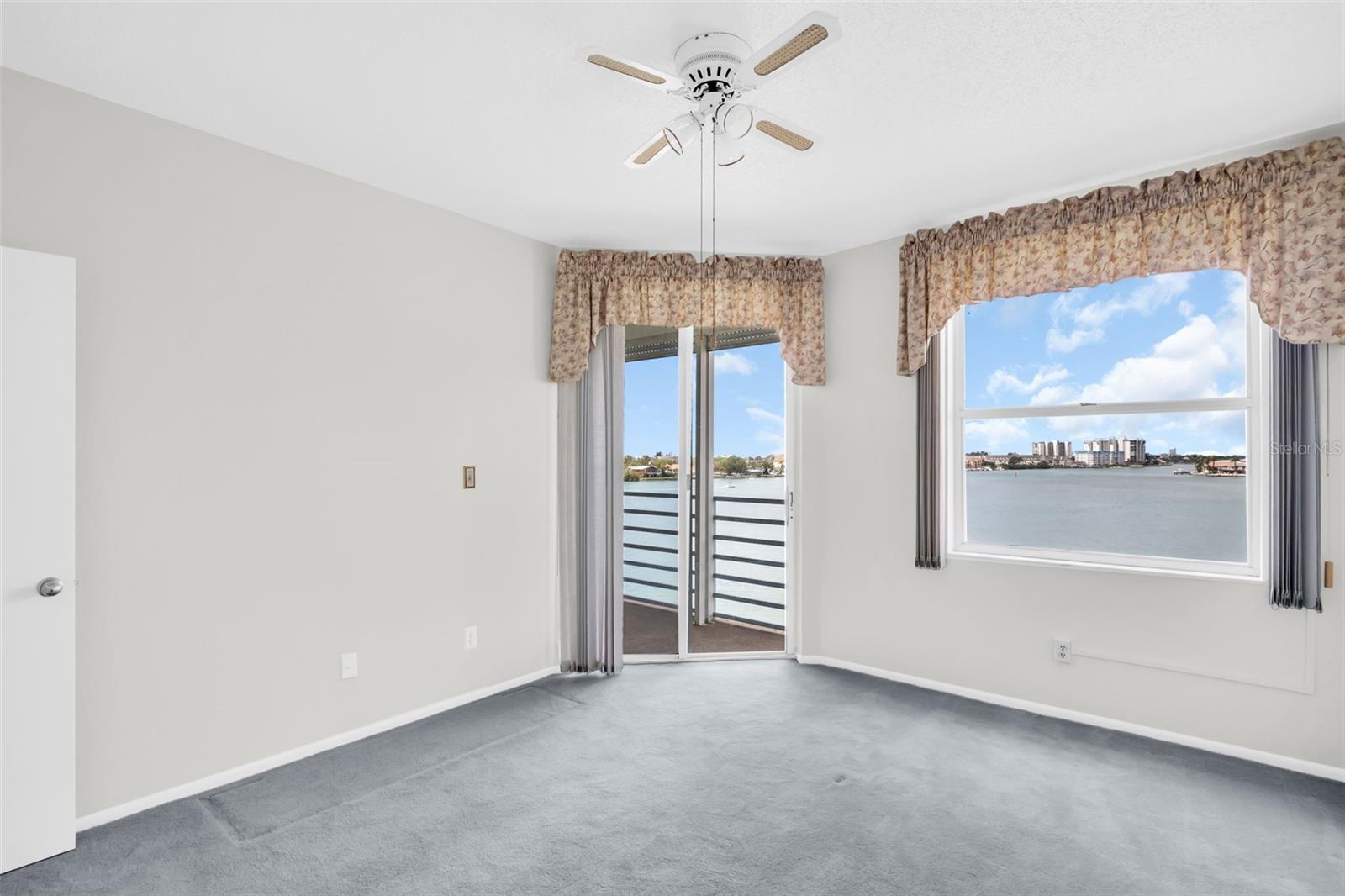 HARBOURSIDE CONDO - Residential