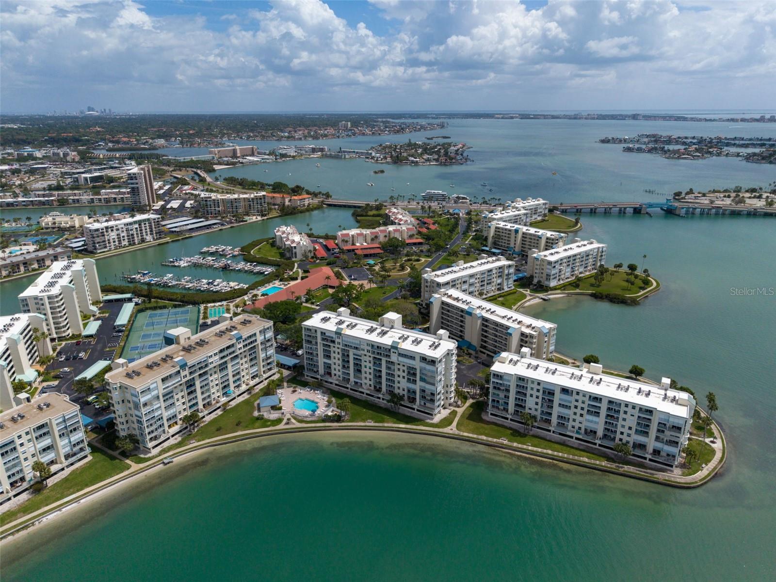 HARBOURSIDE CONDO - Residential