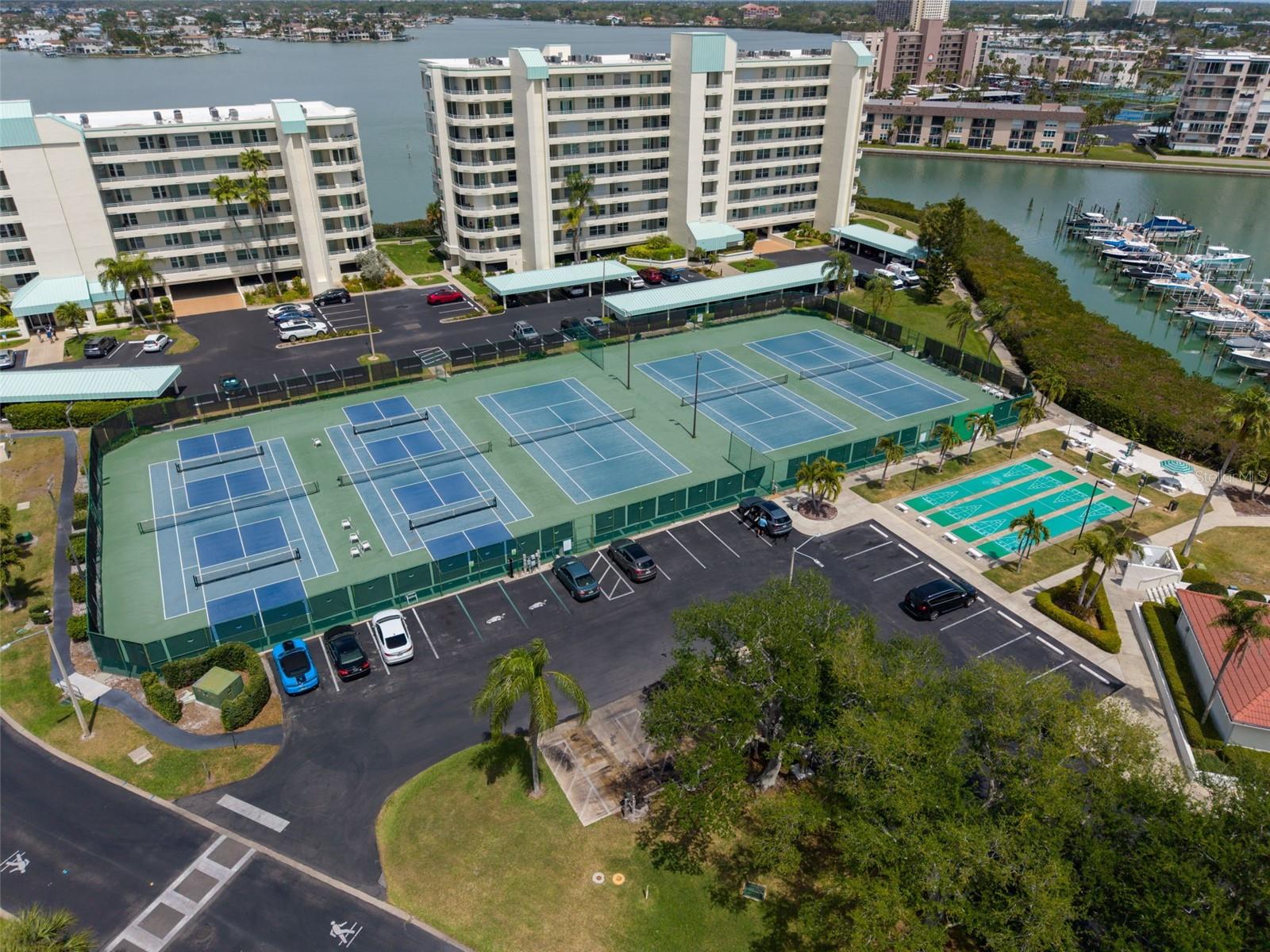 HARBOURSIDE CONDO - Residential