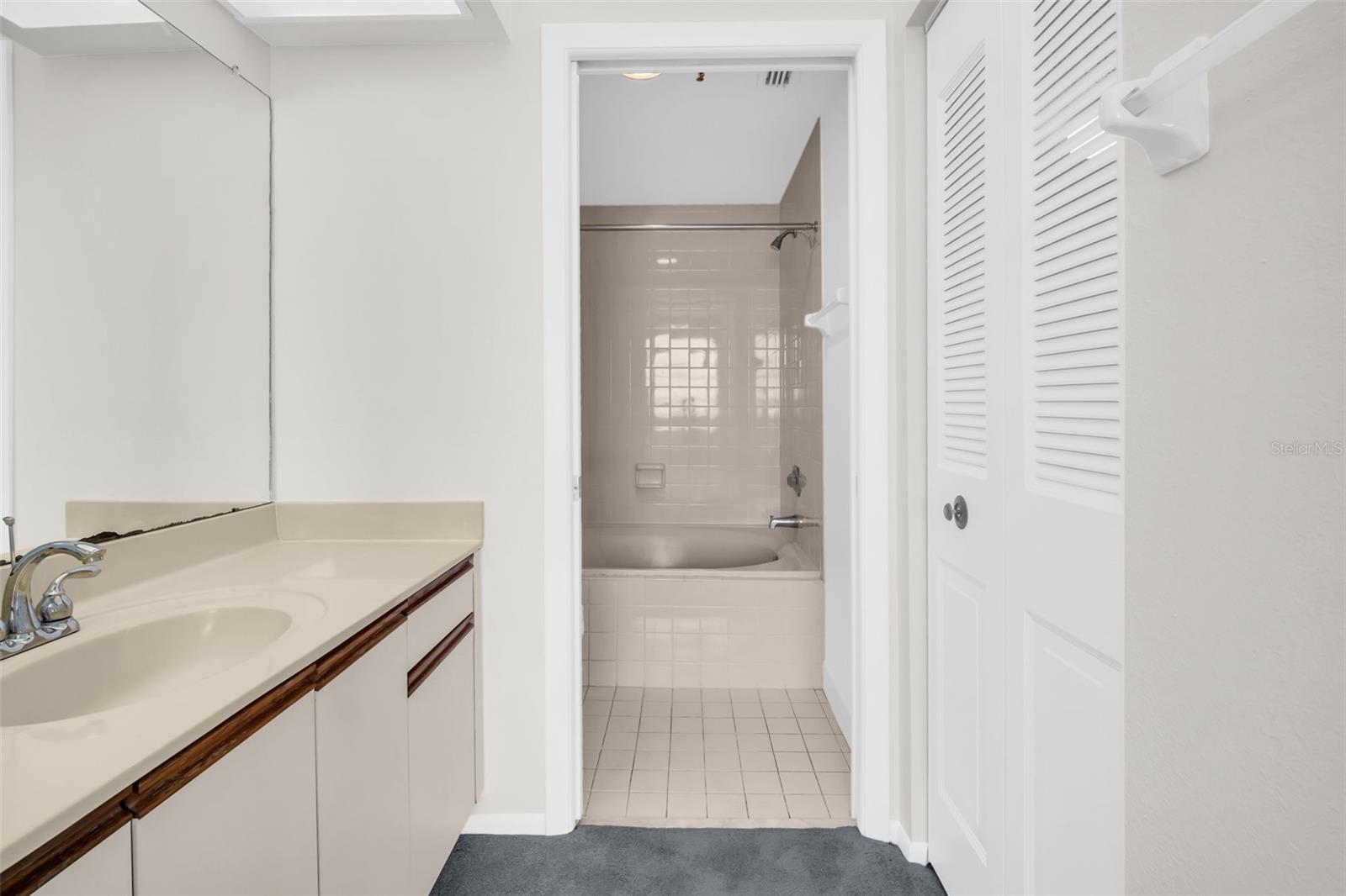 HARBOURSIDE CONDO - Residential