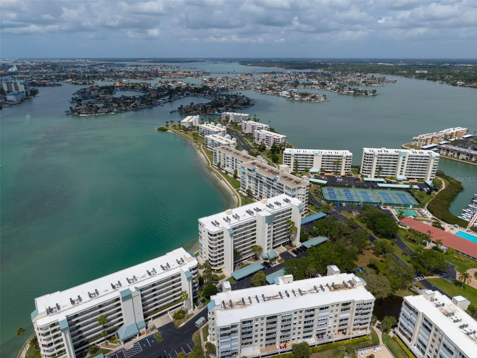 HARBOURSIDE CONDO - Residential