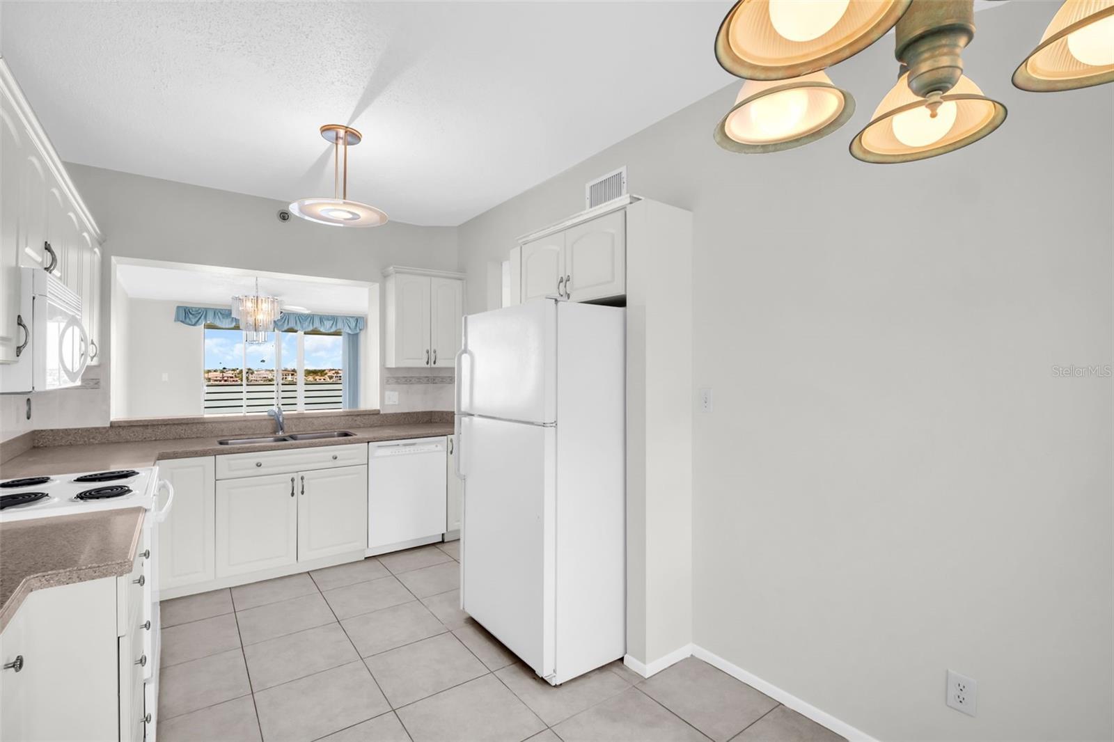 HARBOURSIDE CONDO - Residential