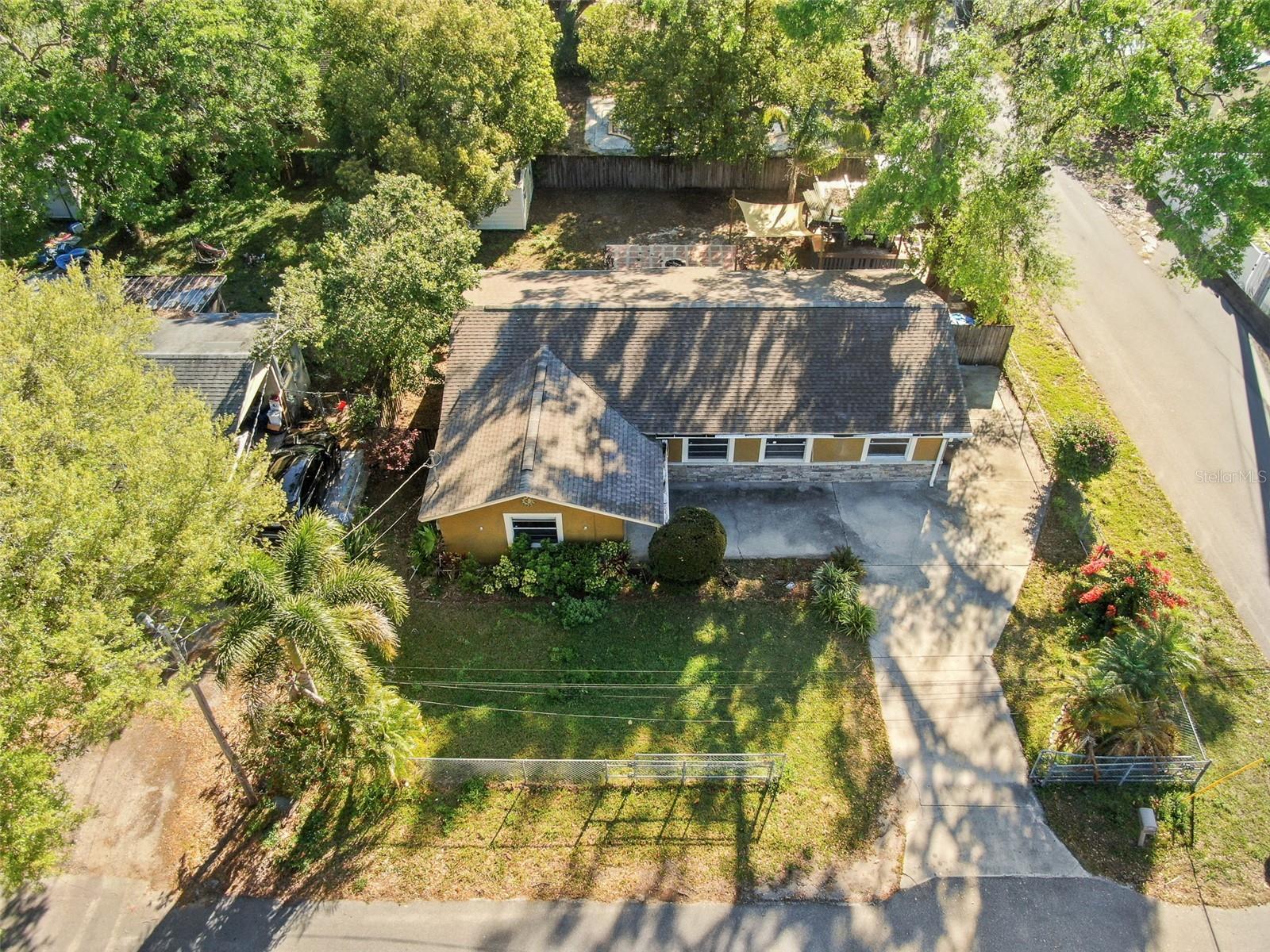 2412 GIDDENS AVENUE
