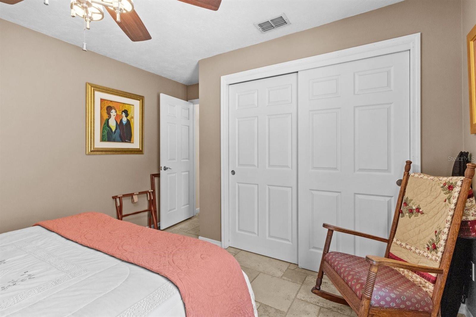 FOREST LAKE 6826 - Residential