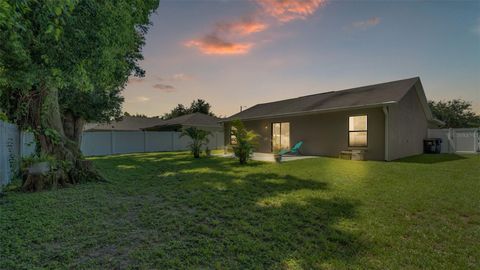 A home in AUBURNDALE