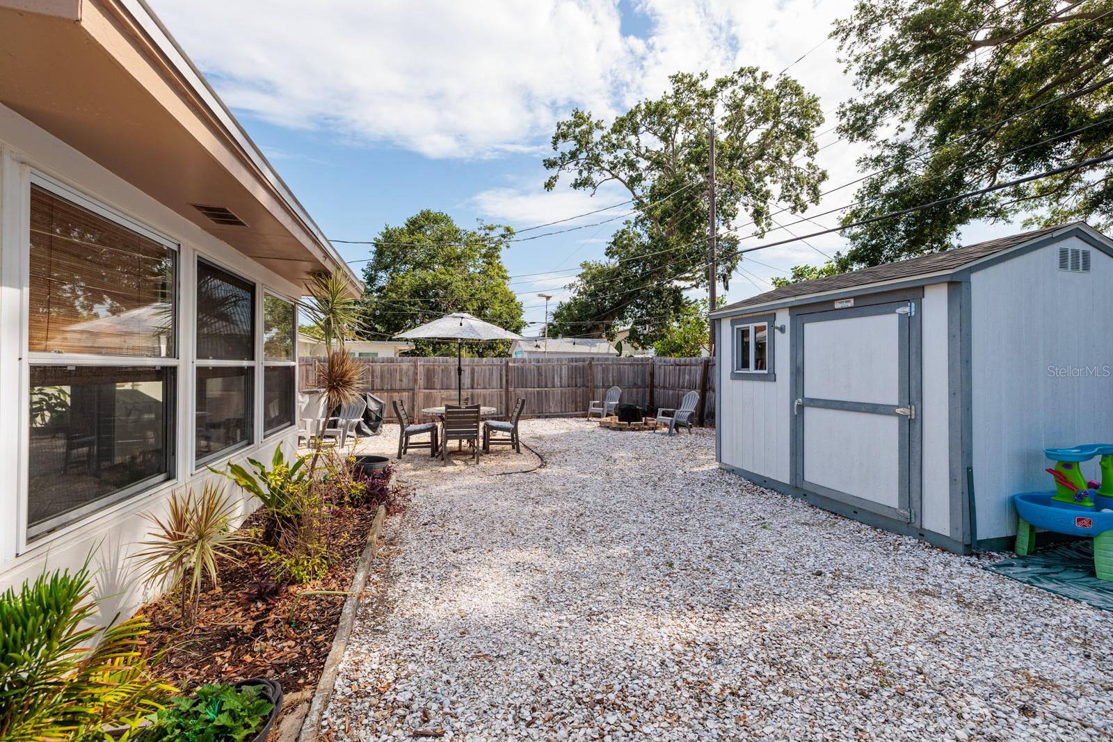 2135 POCAHONTAS DRIVE