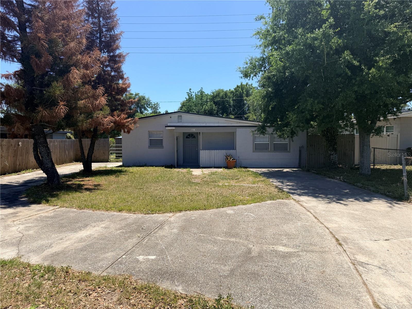 2216 MAYFLOWER AVENUE