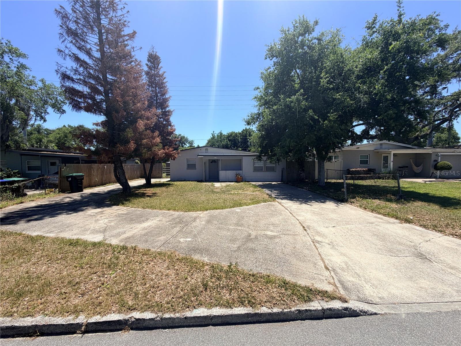 2216 MAYFLOWER AVENUE