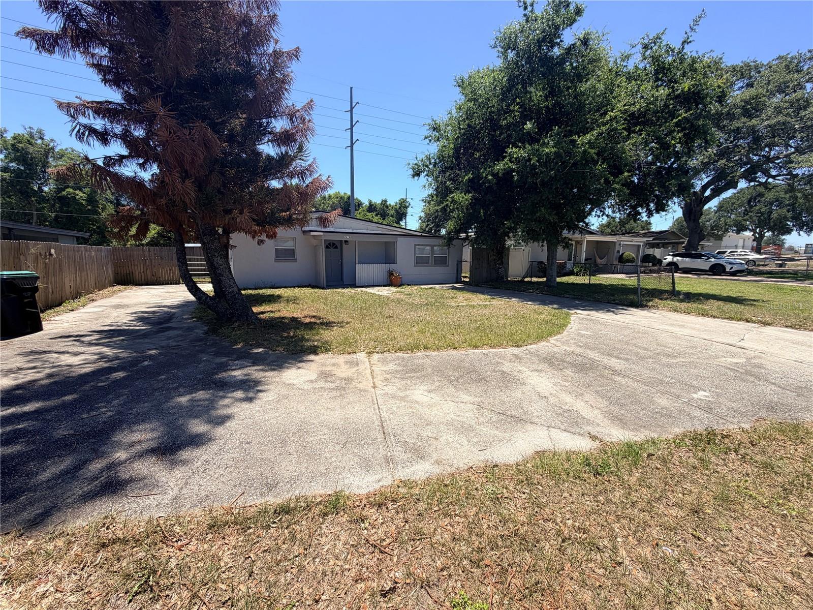 2216 MAYFLOWER AVENUE