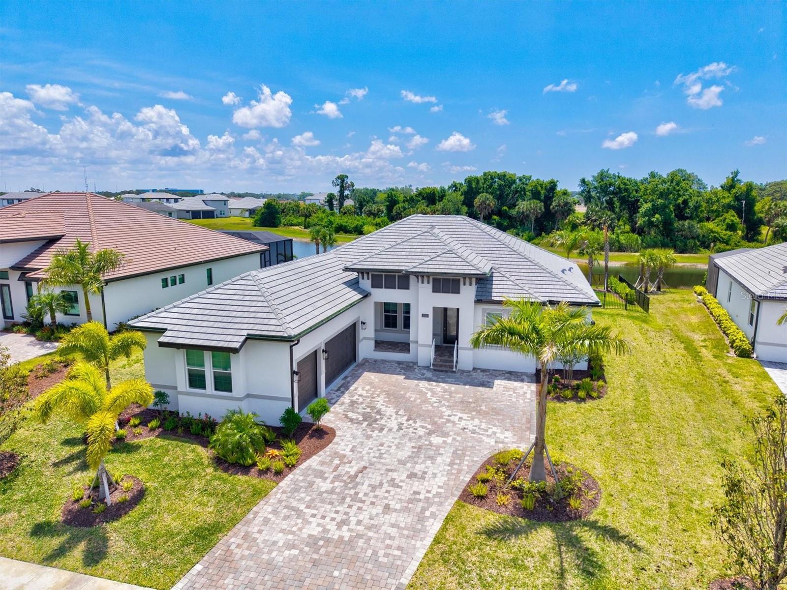 1154 KINGS WAY DRIVE