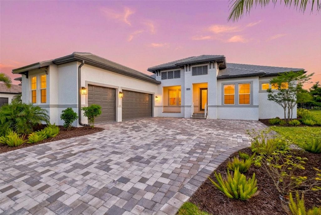 Photo of 1154 Kings Way Drive, Nokomis, FL 34275 (MLS # A4692023)