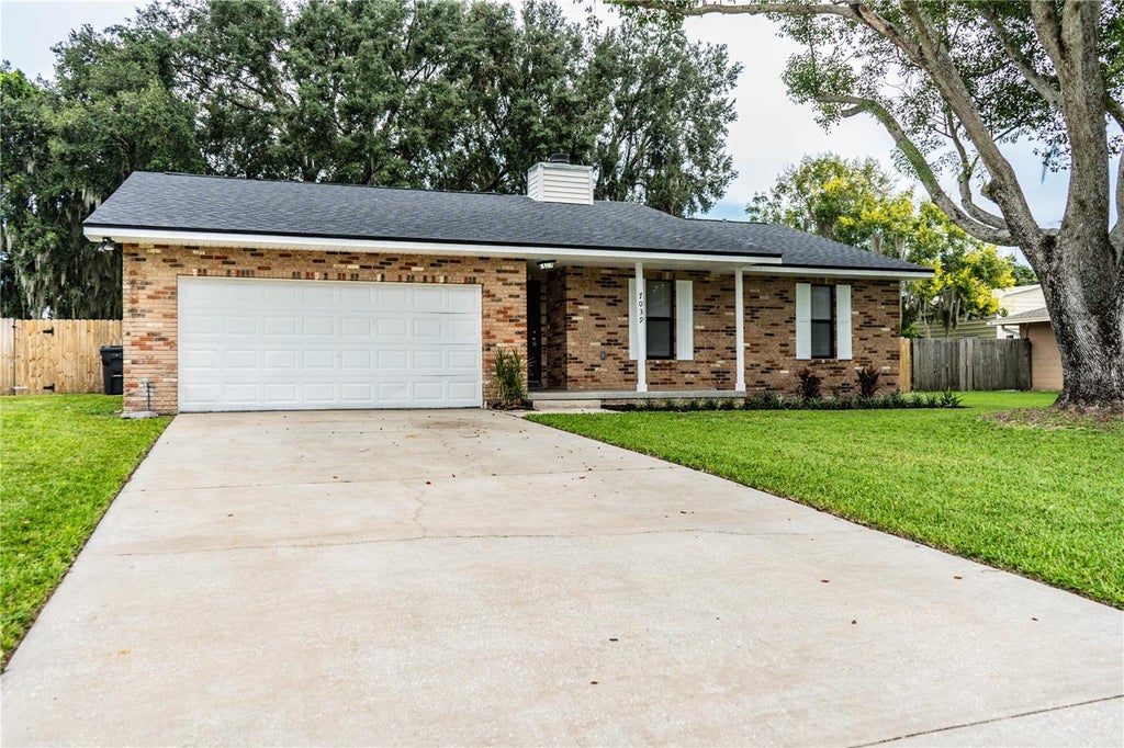 Photo of 7039 Sheffield Drive, Lakeland, FL 33810 (MLS # L4965433)