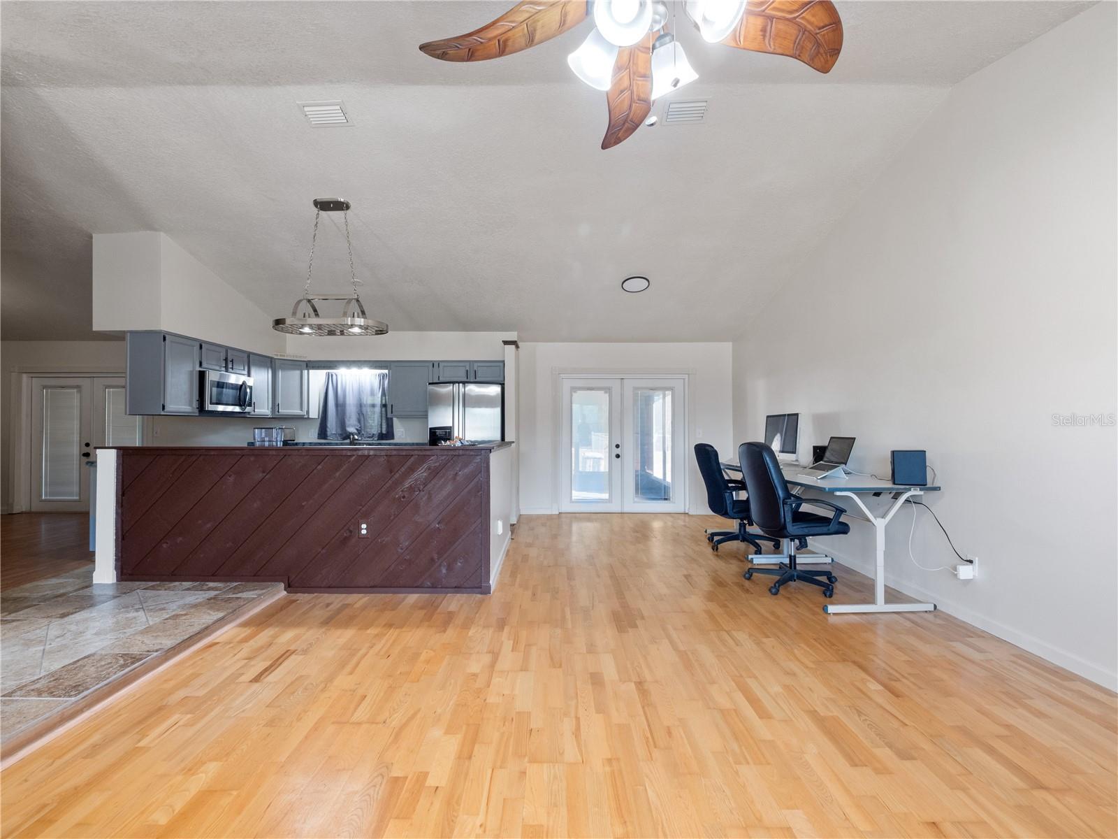 422 DE CARLO COURT