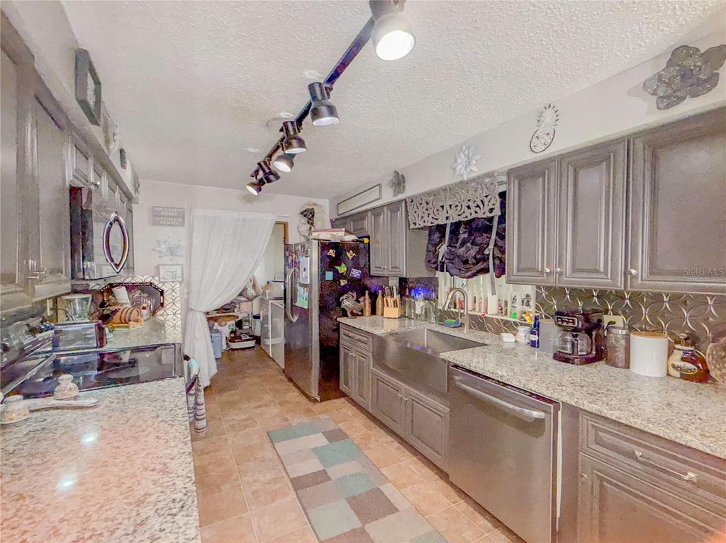 Photo of 1740 Cherry Lane, Lakeland, FL 33811 (MLS # L4956437)