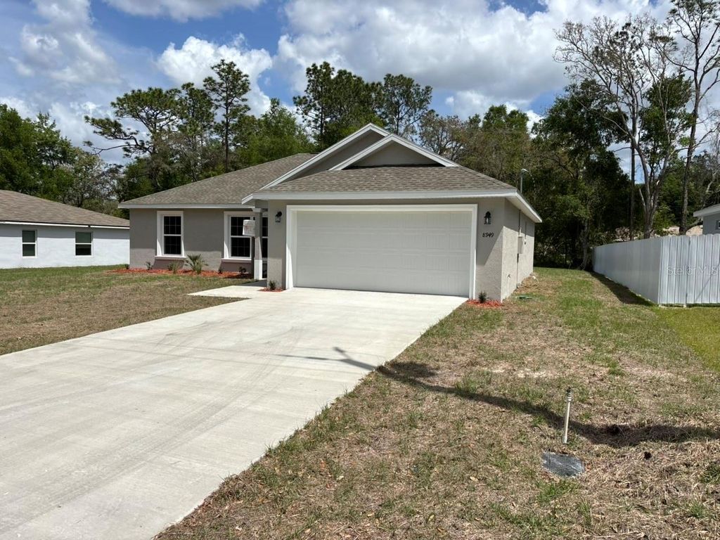 Photo of 8949 N Cortlandt Drive, Dunnellon, FL 34434 (MLS # G5110473)