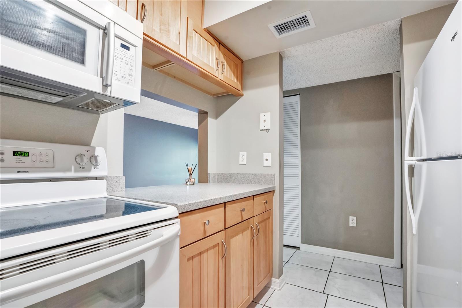 3278 S SEMORAN BOULEVARD 12