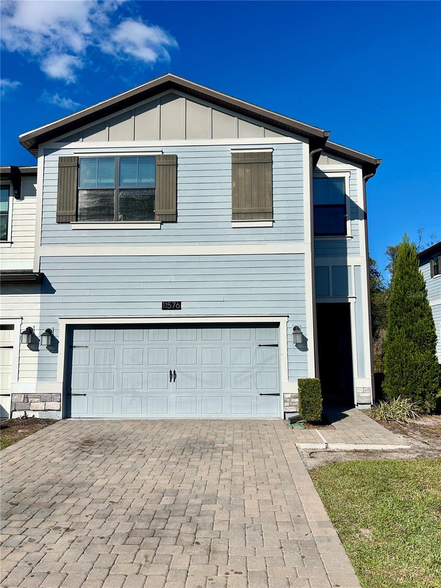 TRAILS/MOSS PARK - Residential Lease