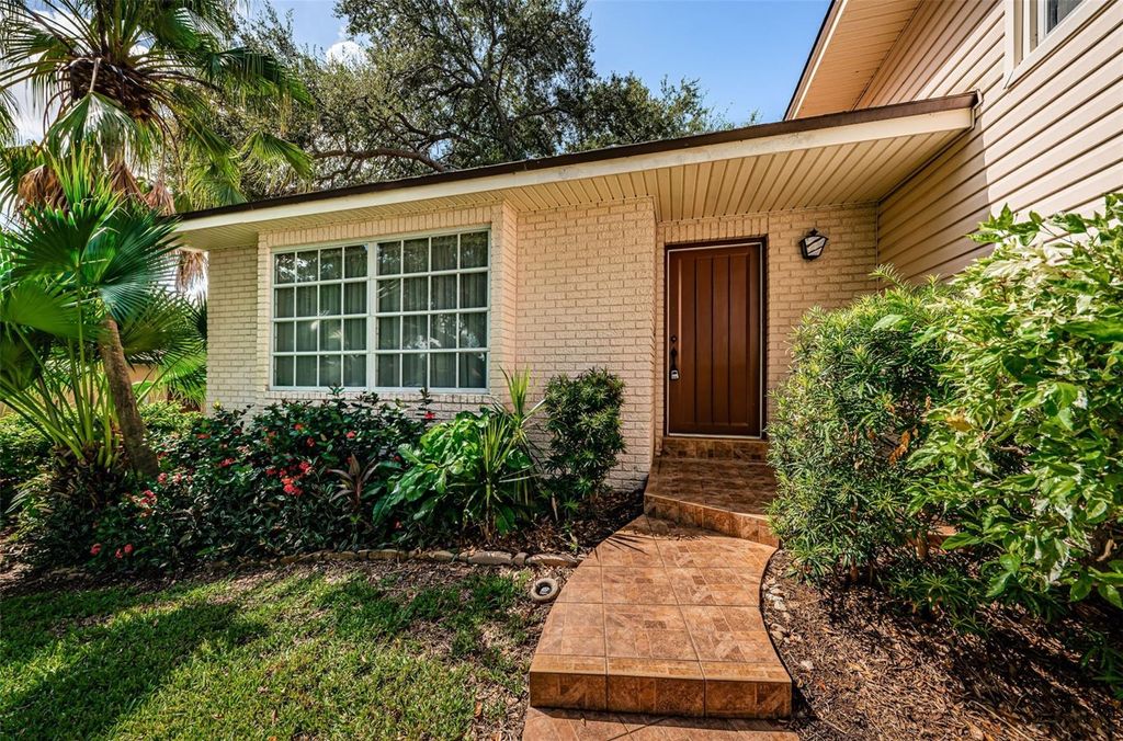 Photo of 13732 86th Avenue, Seminole, FL 33776 (MLS # TB8414849)