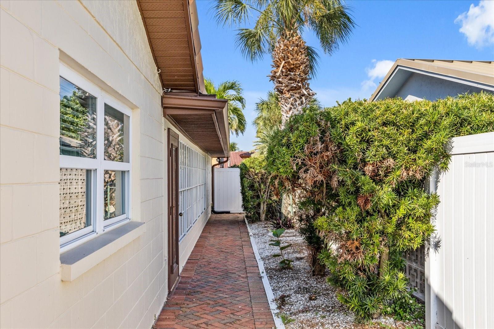 SOUTH CSWY ISLE YACHT CLUB 4TH ADD - Residential