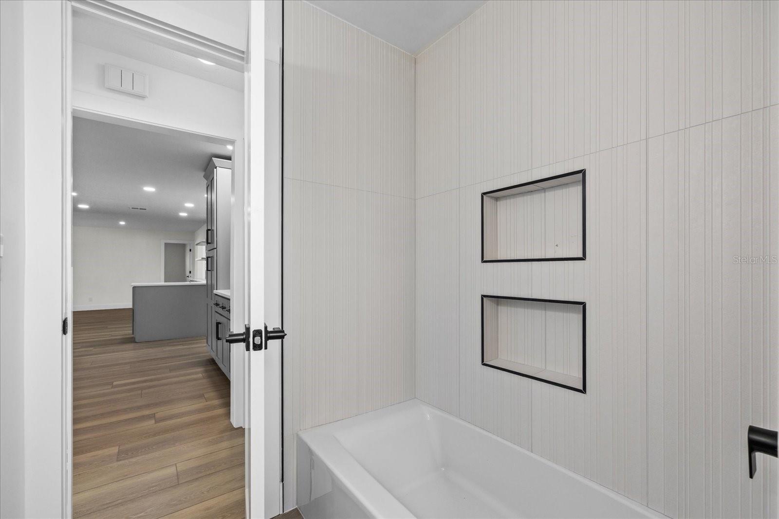 SOUTH CSWY ISLE YACHT CLUB 4TH ADD - Residential