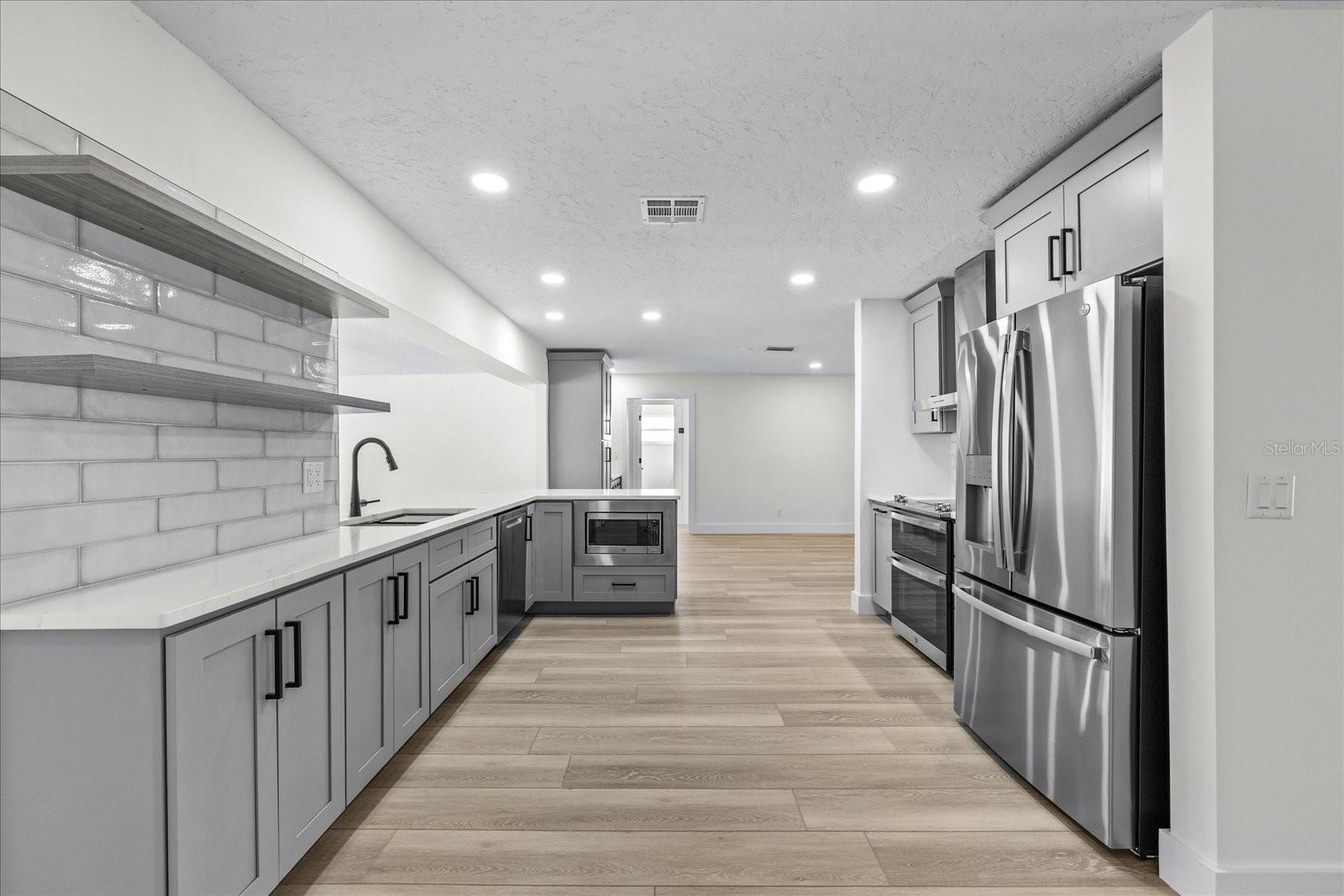 SOUTH CSWY ISLE YACHT CLUB 4TH ADD - Residential