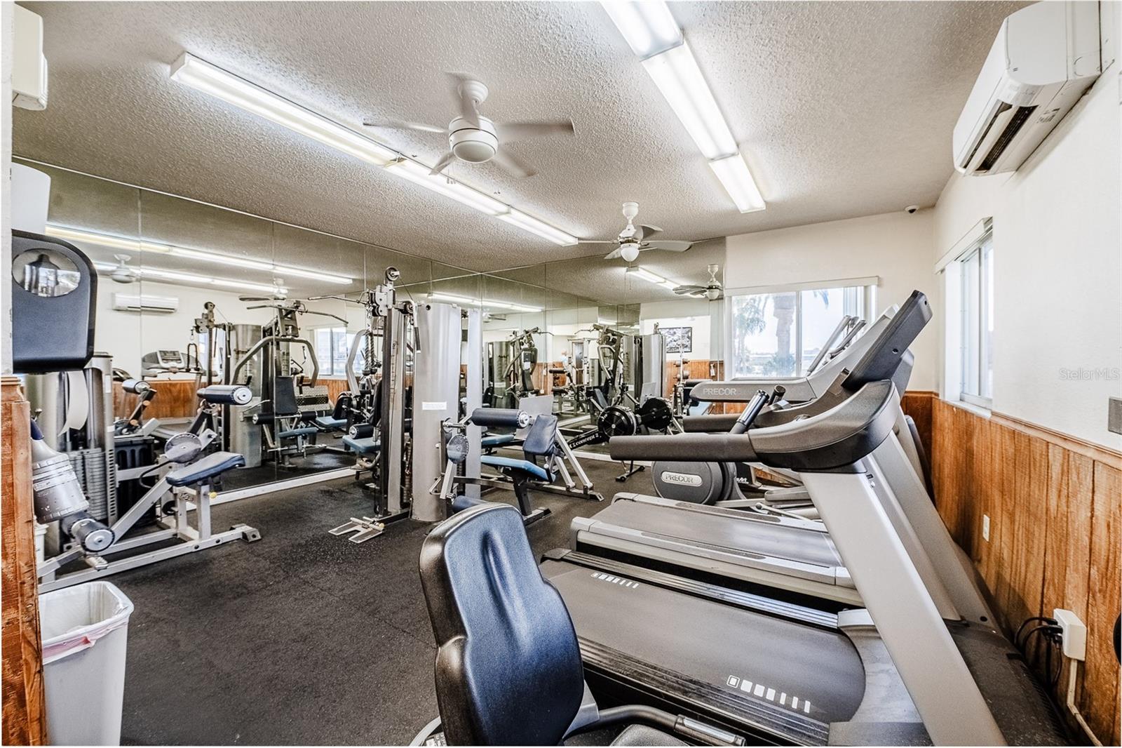 IMPERIAL POINT - Residential