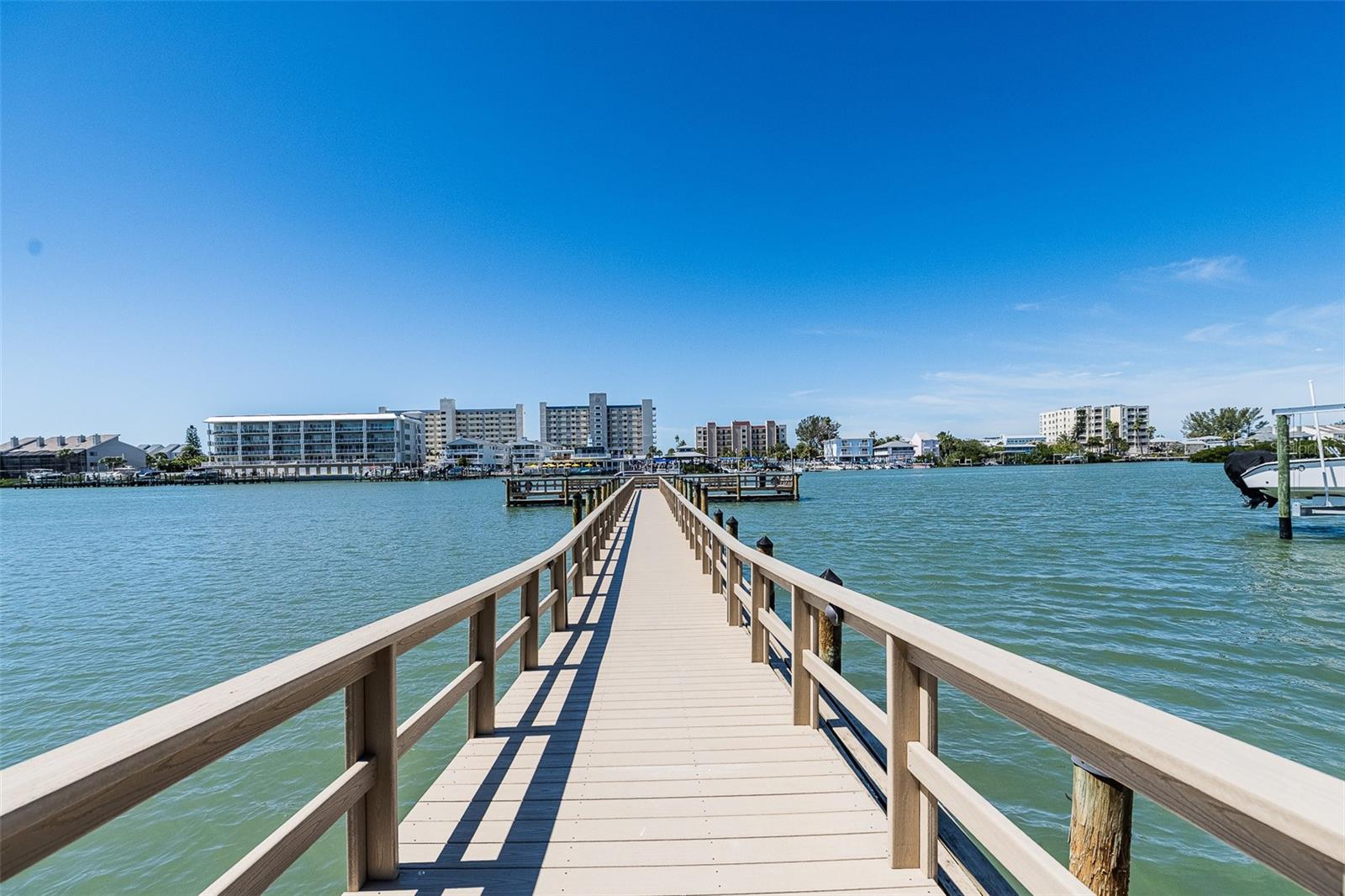 IMPERIAL POINT - Residential