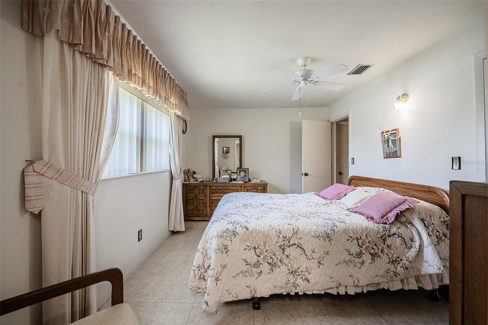 IMPERIAL POINT - Residential