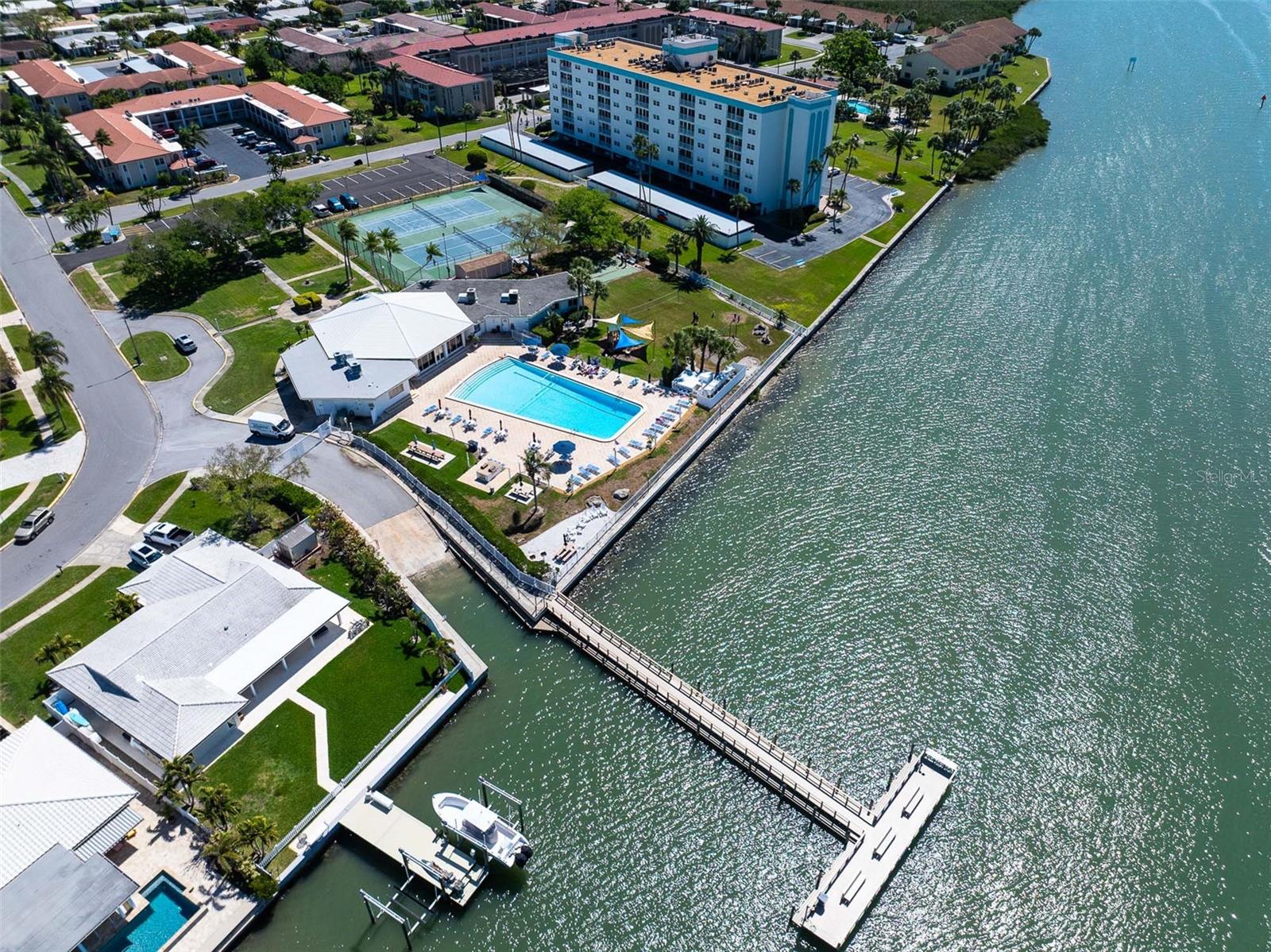 IMPERIAL POINT - Residential