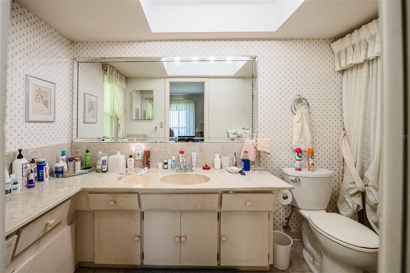 IMPERIAL POINT - Residential