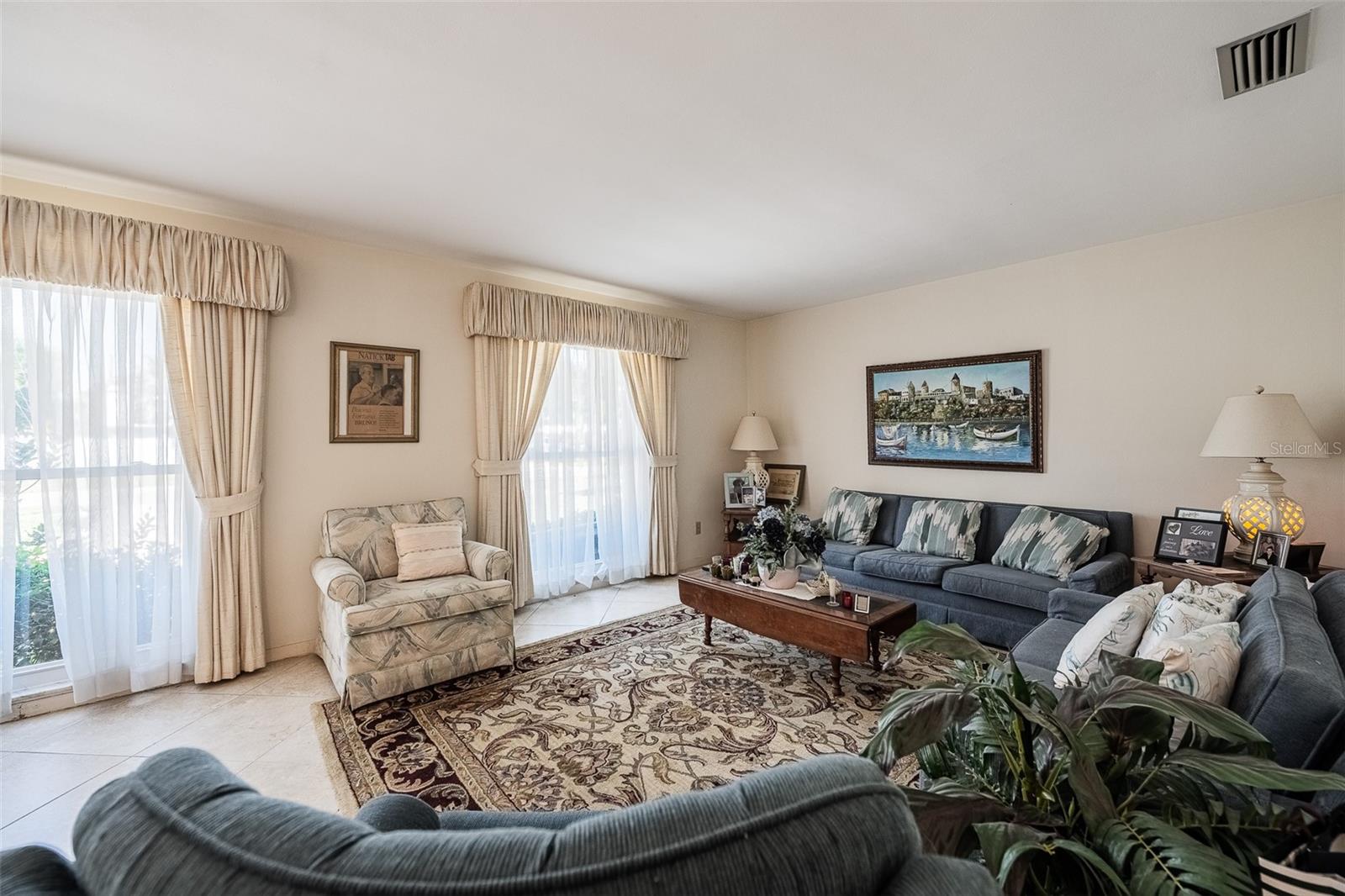 IMPERIAL POINT - Residential