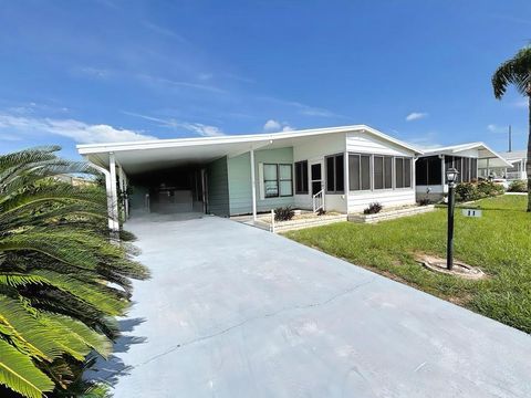 Photo of 11 Navel Drive, Winter Haven, FL 33884 (MLS # P4934493)