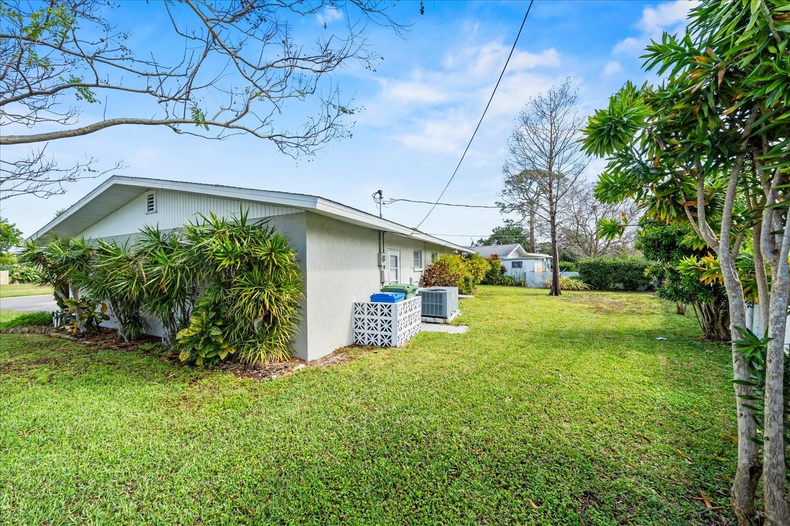 COUNTRY CLUB HEIGHTS FIRST ADD - Residential