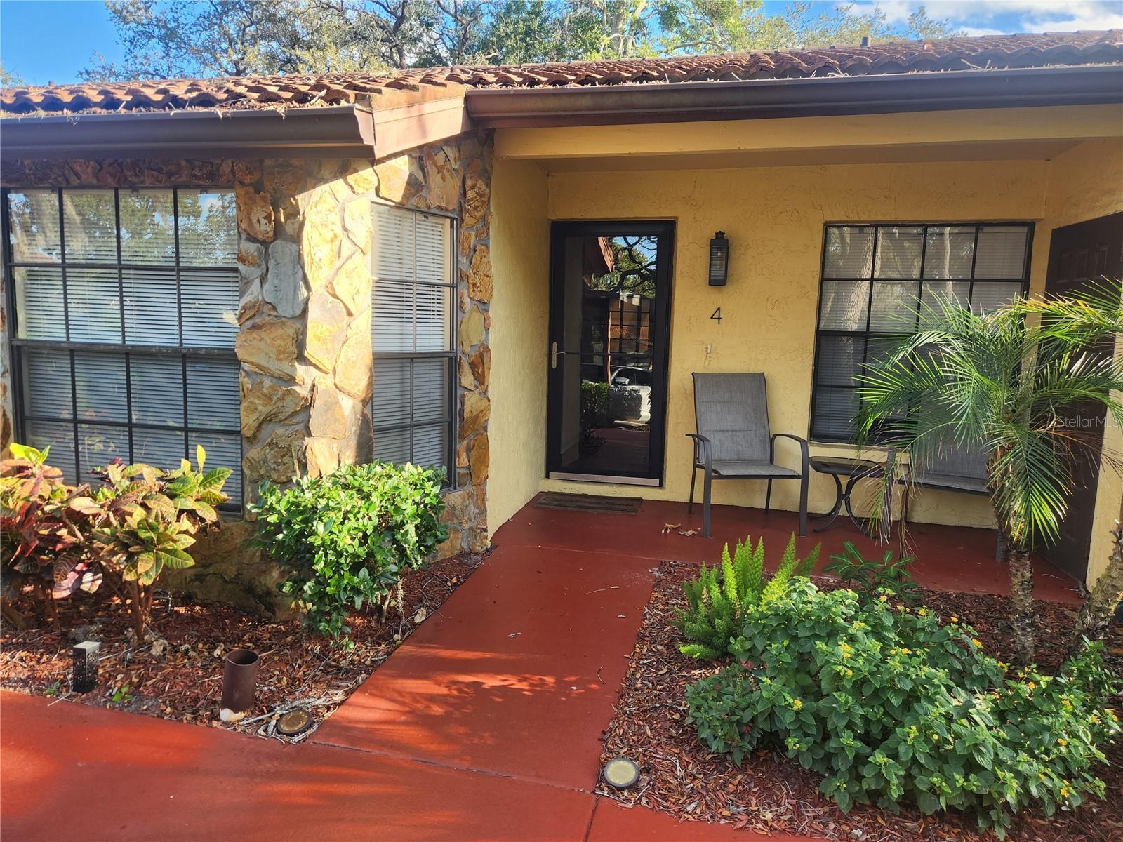 FOREST LAKE VILLAS CONDO - Residential Lease