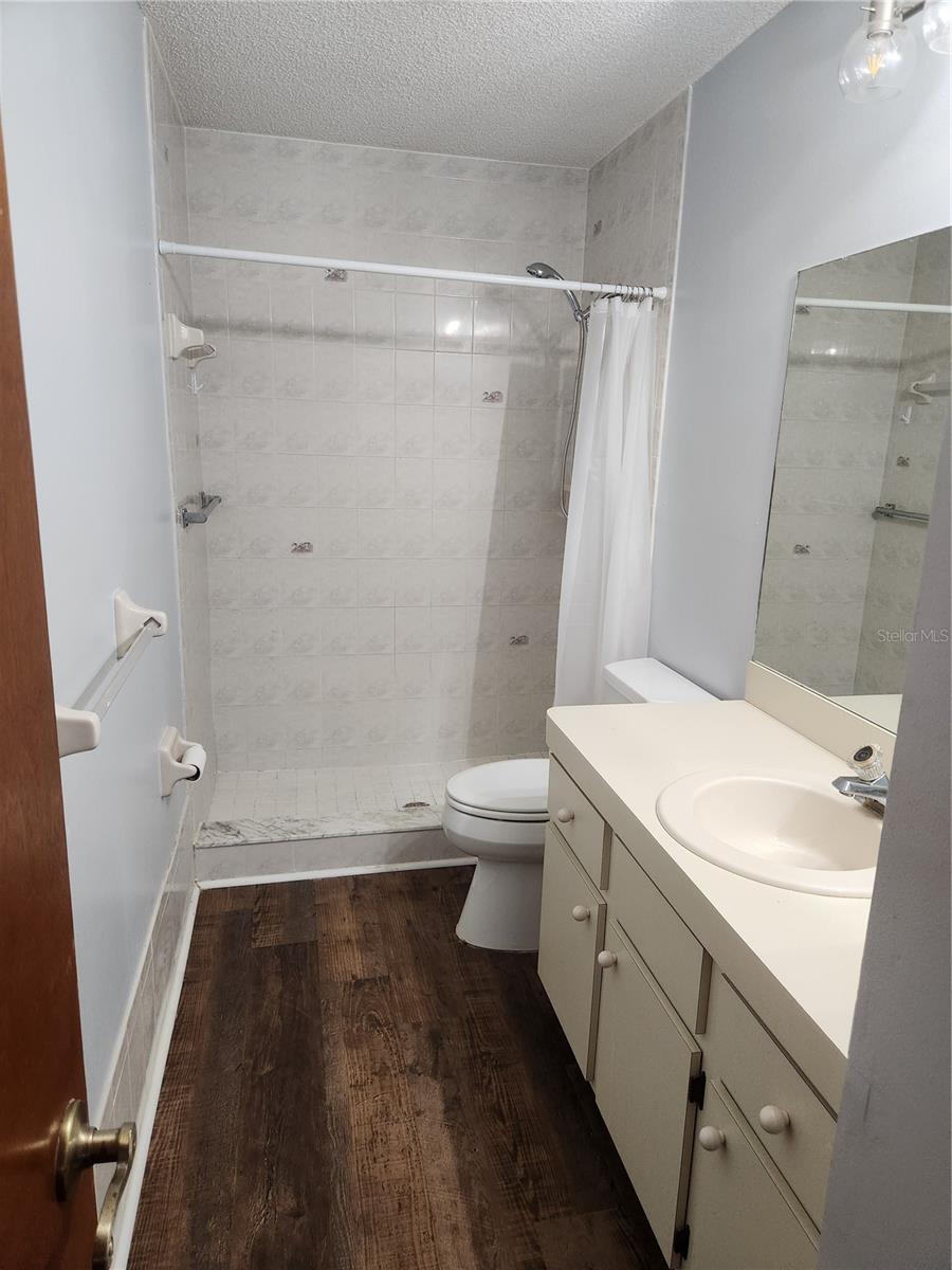 FOREST LAKE VILLAS CONDO - Residential Lease