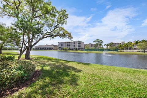 A home in SEMINOLE