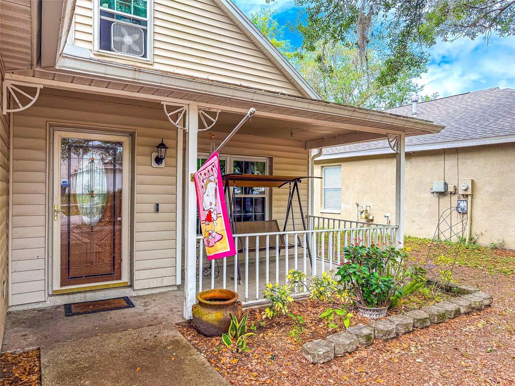 Photo of 626 Cape Cod Circle, Valrico, FL 33594 (MLS # L4960201)