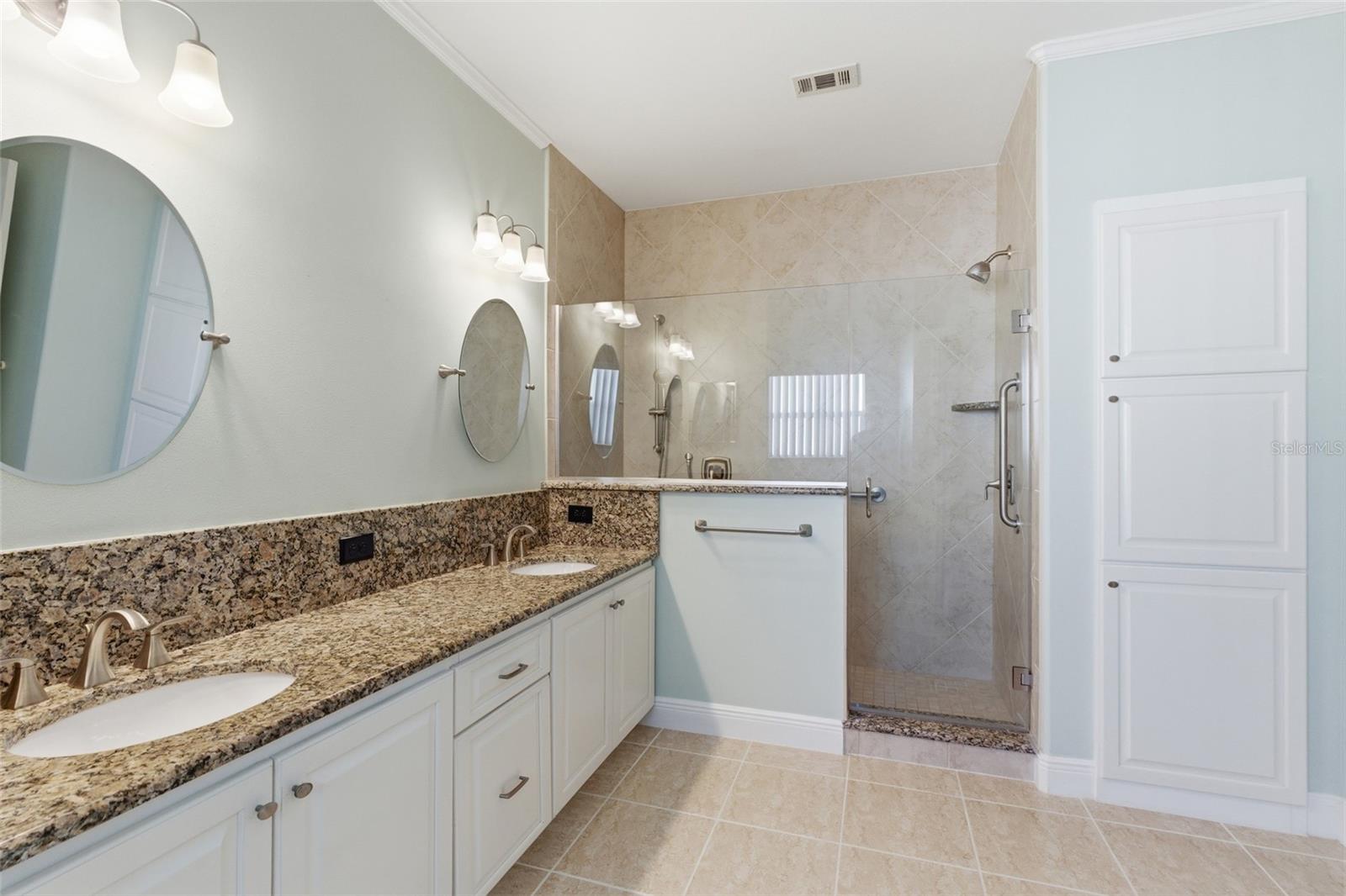 RIO VILLA LAKES - Residential