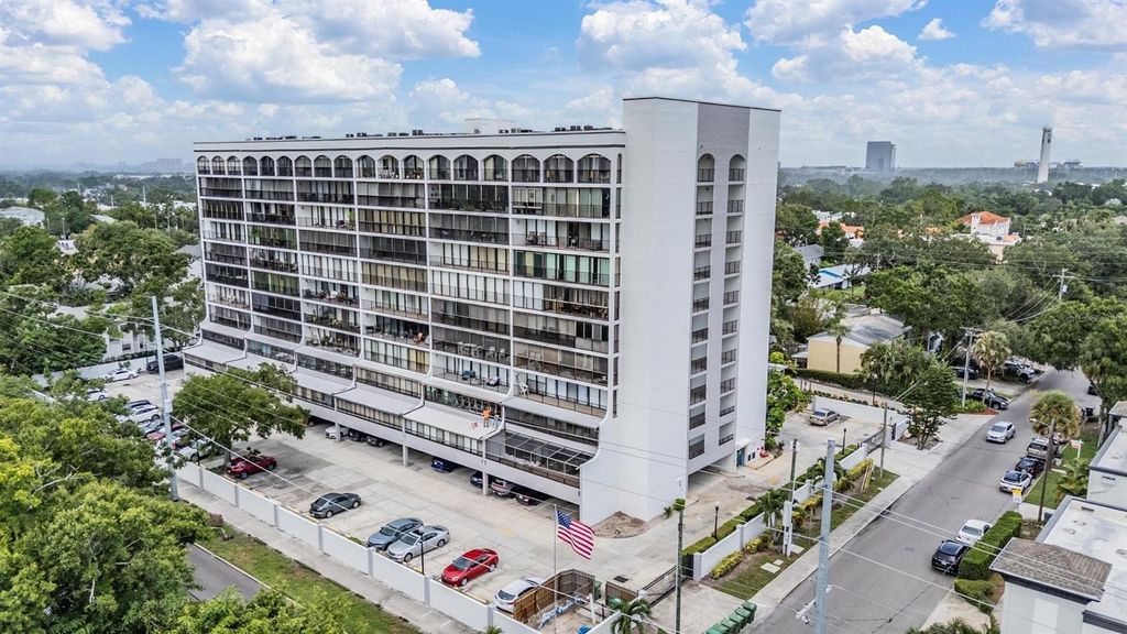 Photo of 3211 W Swann Avenue #907, Tampa, FL 33609 (MLS # TB8434354)