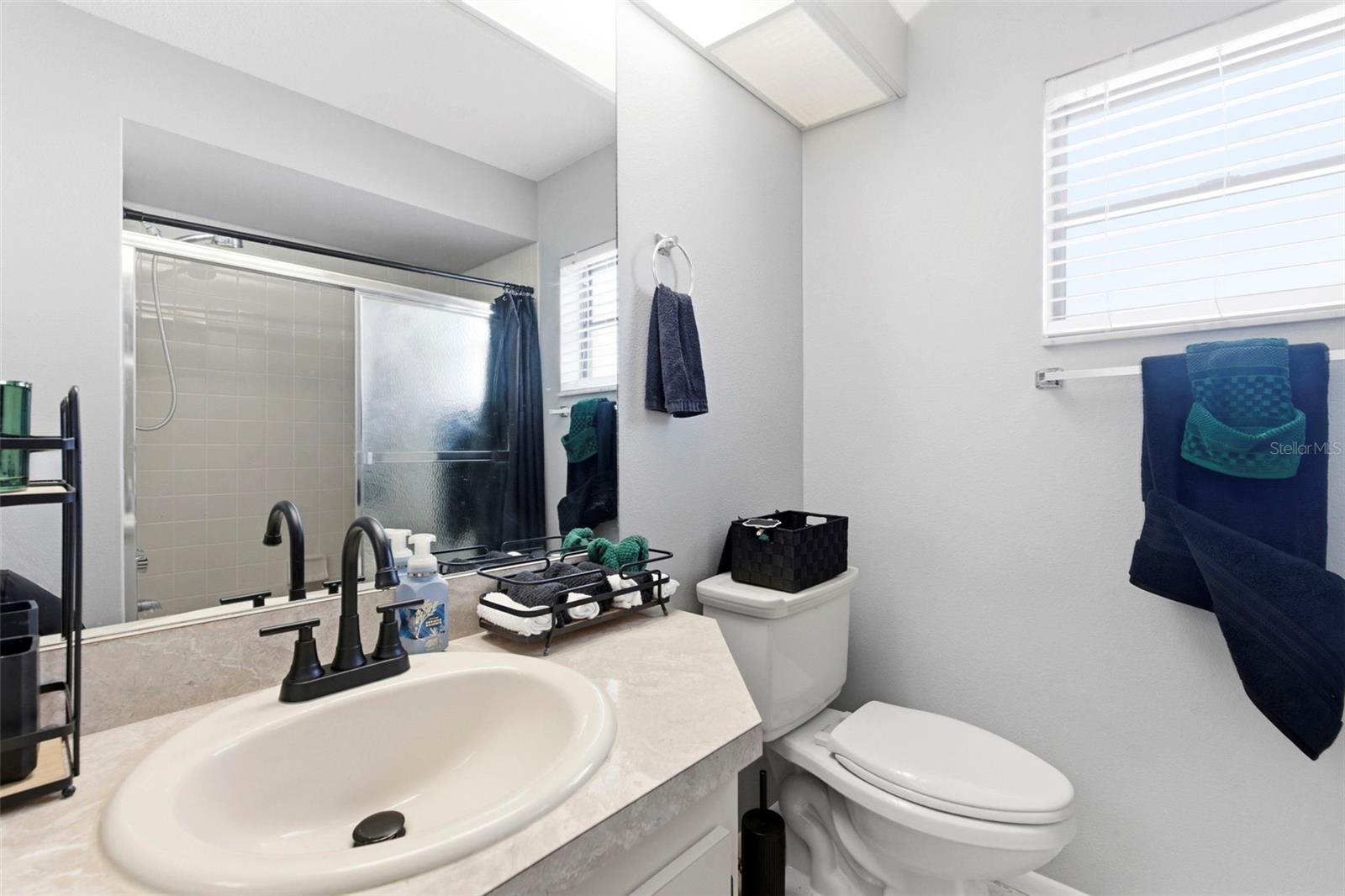 FAIRWAY OAKS - Residential Lease