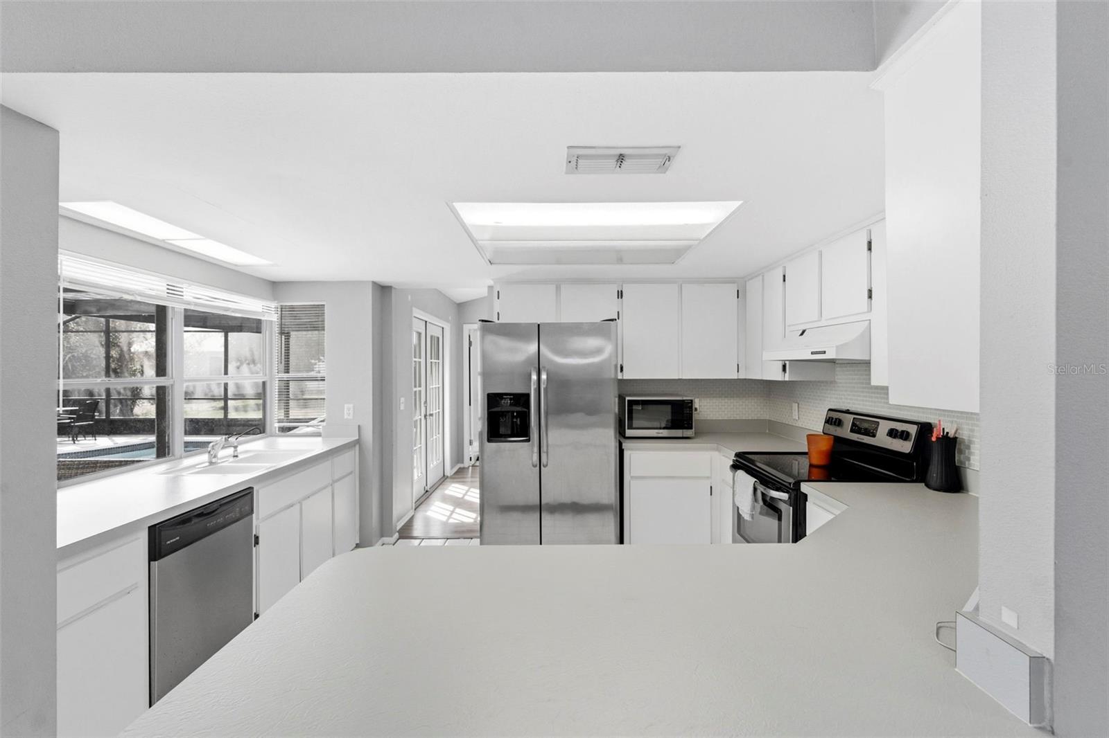 FAIRWAY OAKS - Residential Lease