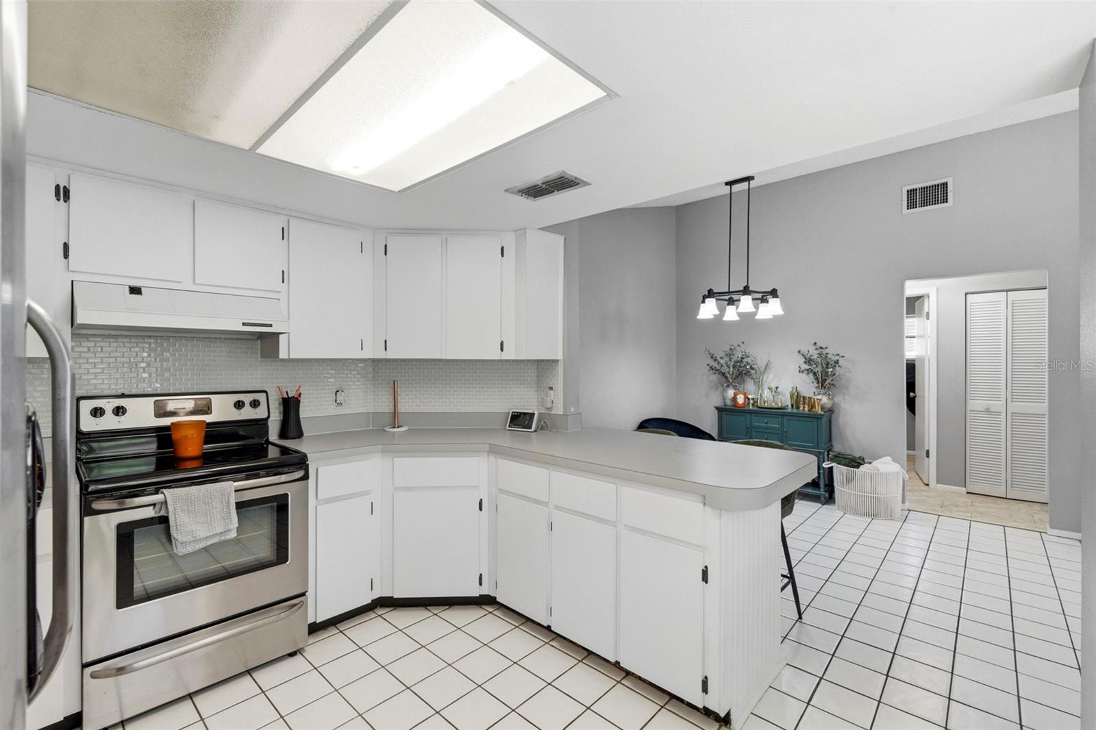 FAIRWAY OAKS - Residential Lease