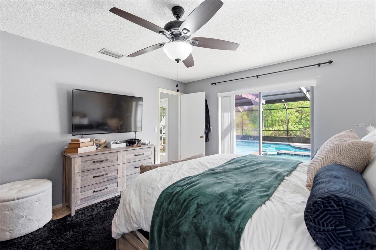 FAIRWAY OAKS - Residential Lease