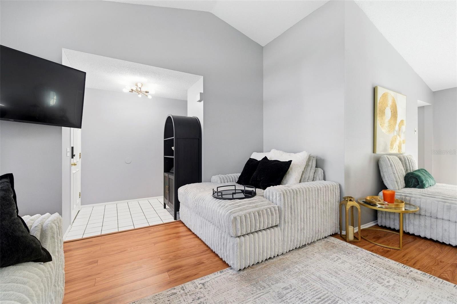 FAIRWAY OAKS - Residential Lease