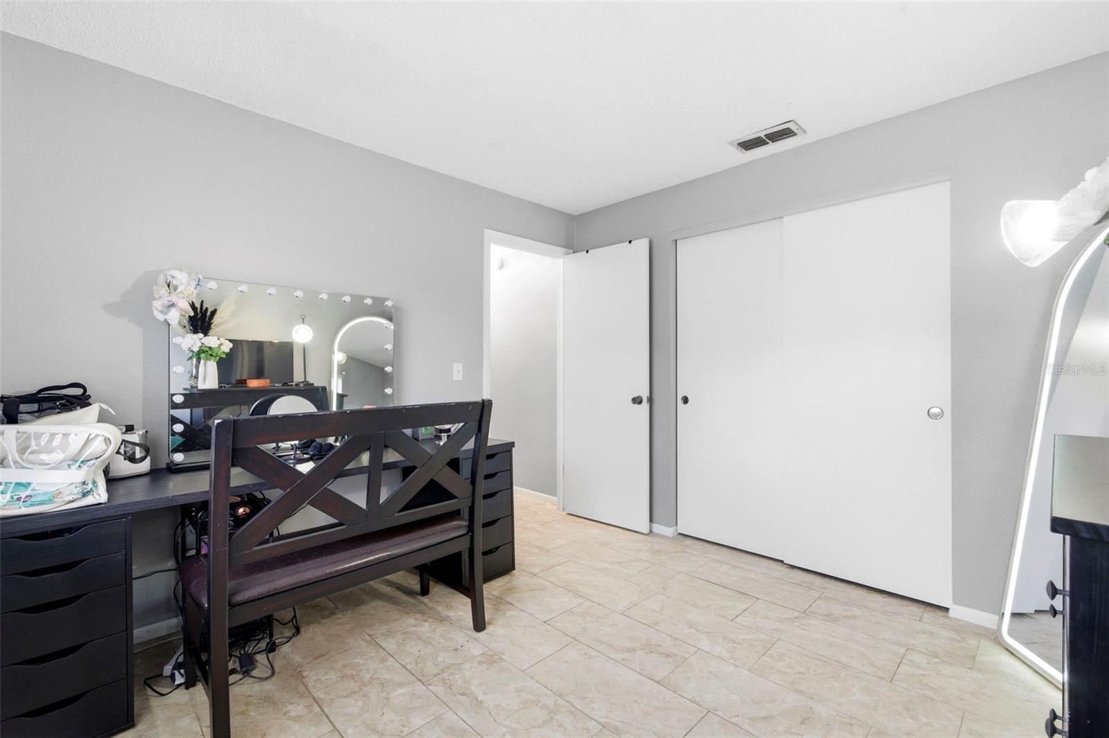 FAIRWAY OAKS - Residential Lease