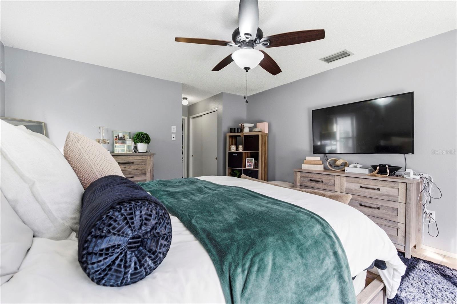 FAIRWAY OAKS - Residential Lease