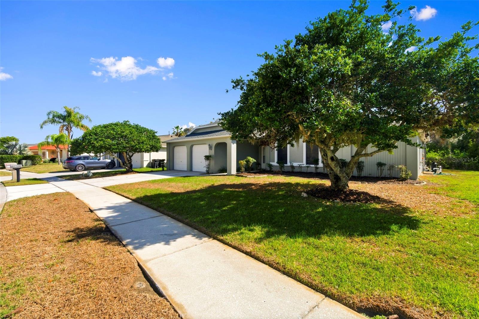 FAIRWAY OAKS - Residential Lease