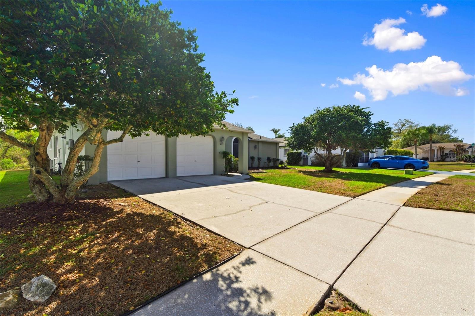 FAIRWAY OAKS - Residential Lease