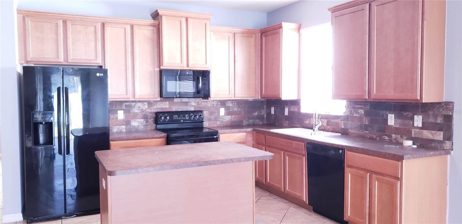 KINGSWAY PH 01 - Residential Lease