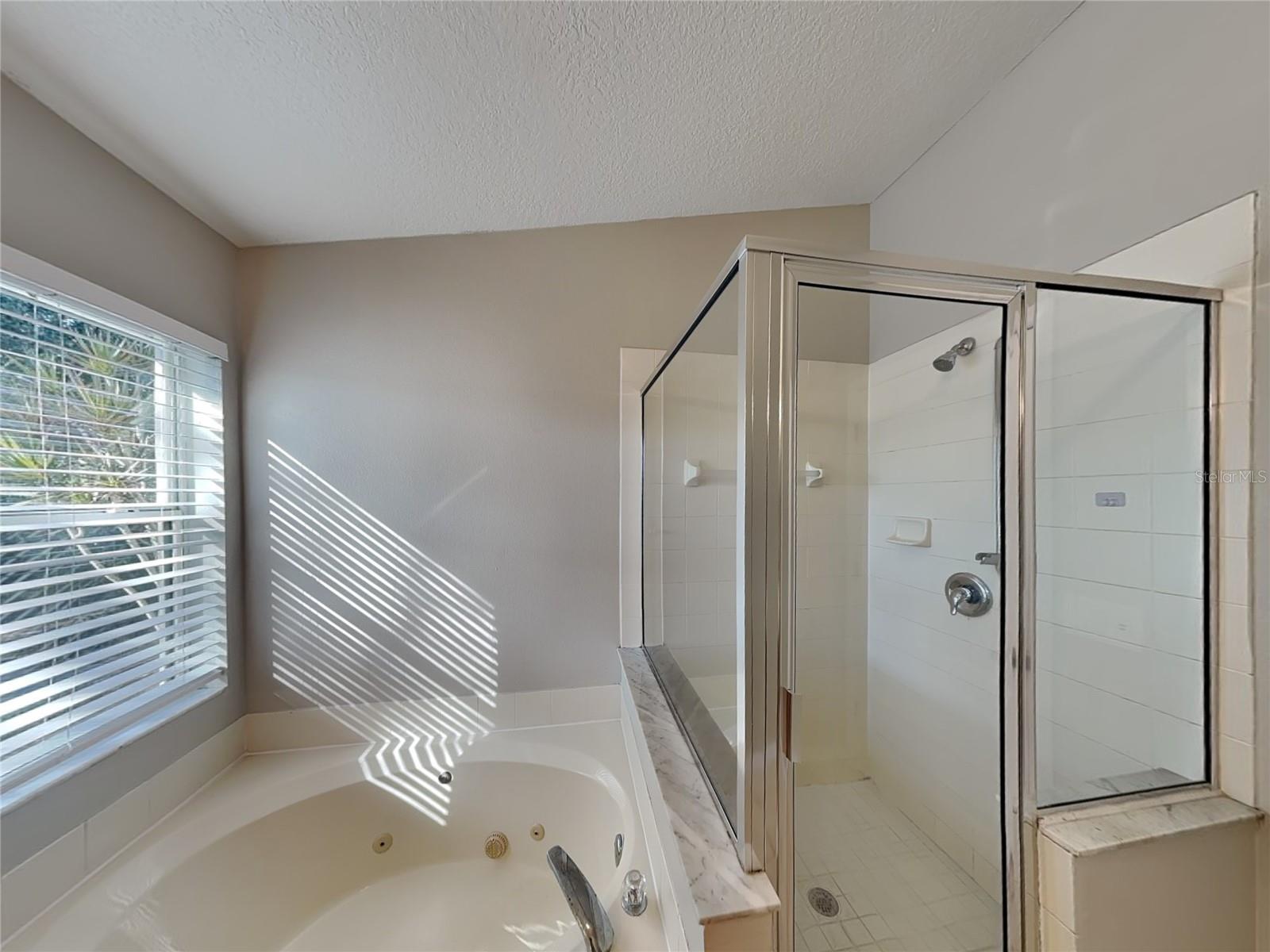 PINE TRACE UNIT 02 - Residential Lease